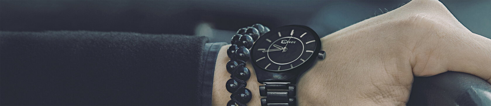 MEN’S WATCHES WITH A BRACELET